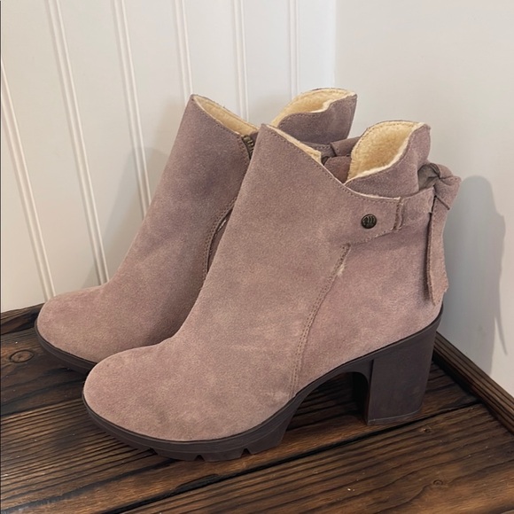 Bear Paw Suede Bow Back Heeled Ankle Boots - Picture 1 of 8